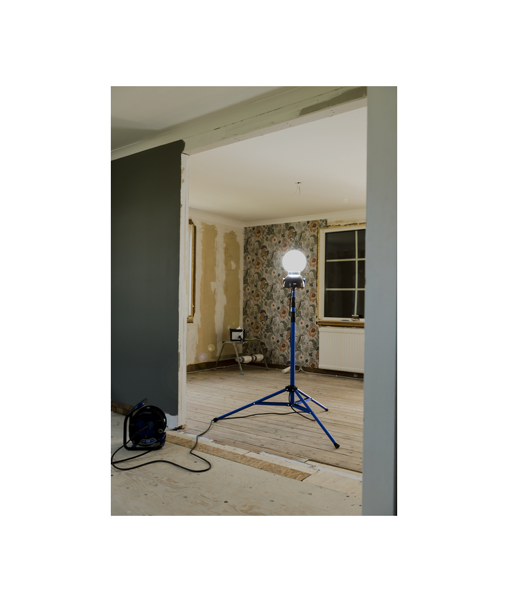 Arbetslampa led ip44 2st uttag 5m kabel 230v 30w